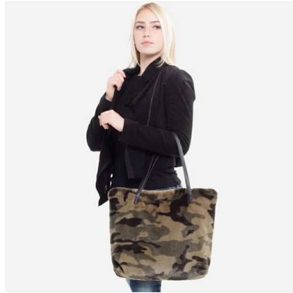 CAMO TOTE - Picture 2 of 3